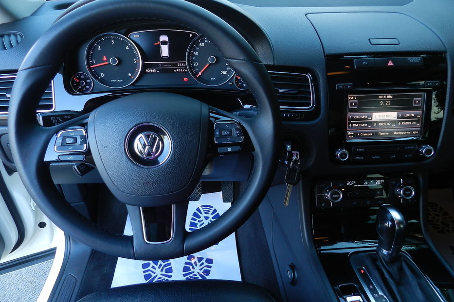 Продам Volkswagen Touareg 2012 года в Одессе