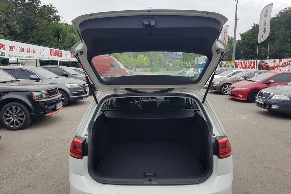 Продам Volkswagen Golf VII 2015 года в Киеве