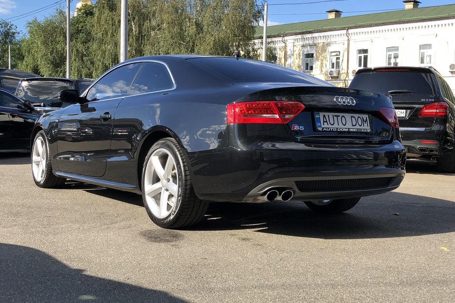 Продам Audi A5 2.0 TFSI S-line 2011 года в Киеве