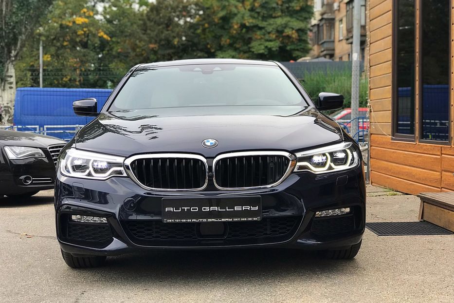 Продам BMW 540 XDrive 2017 года в Киеве