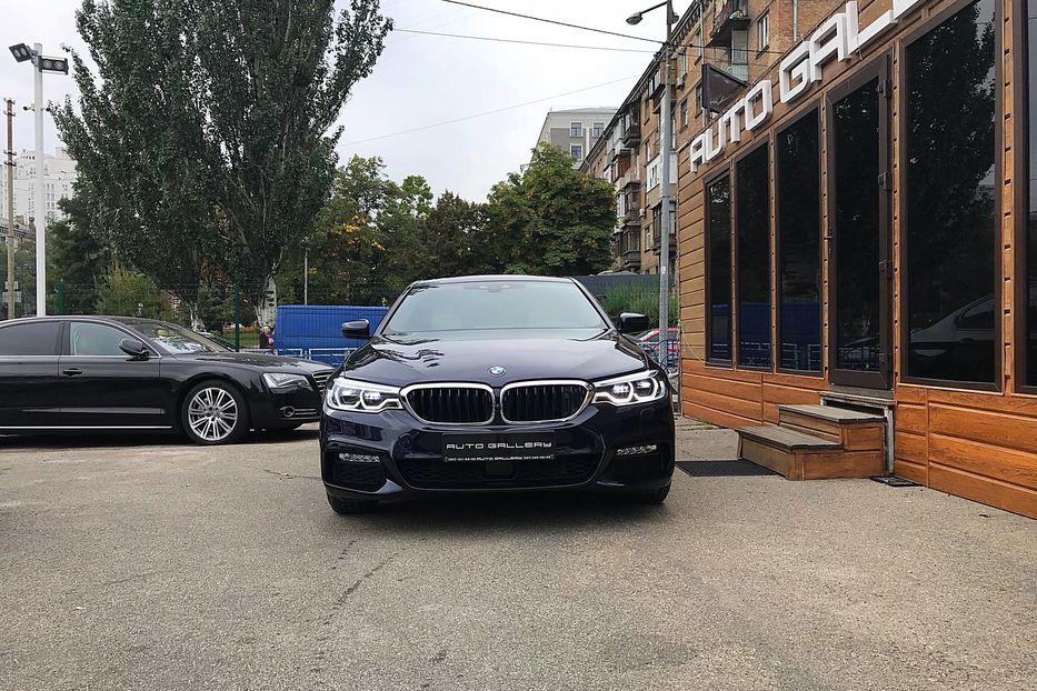 Продам BMW 540 XDrive 2017 года в Киеве