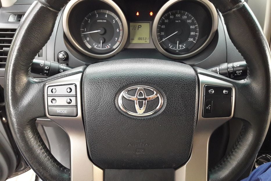 Продам Toyota Land Cruiser Prado 2012 года в Киеве