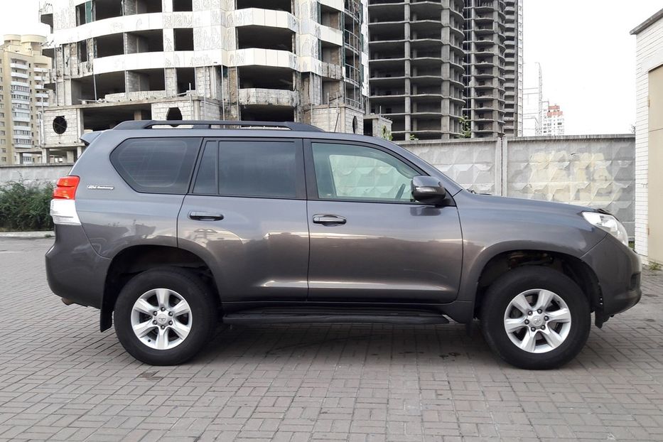 Продам Toyota Land Cruiser Prado 2012 года в Киеве