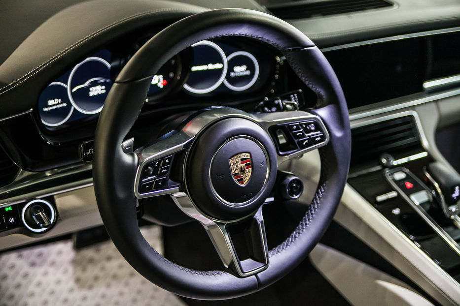 Продам Porsche Panamera Turbo 2017 года в Одессе