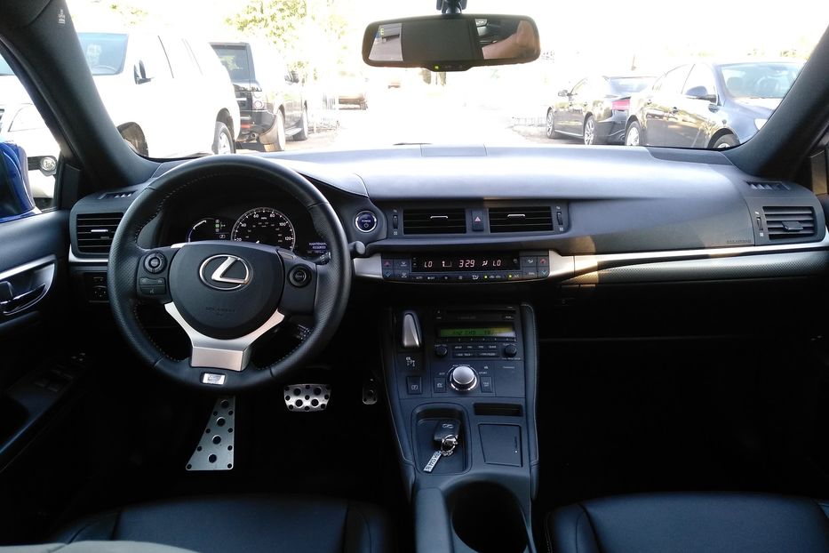 Продам Lexus CT 200H 2015 года в Одессе