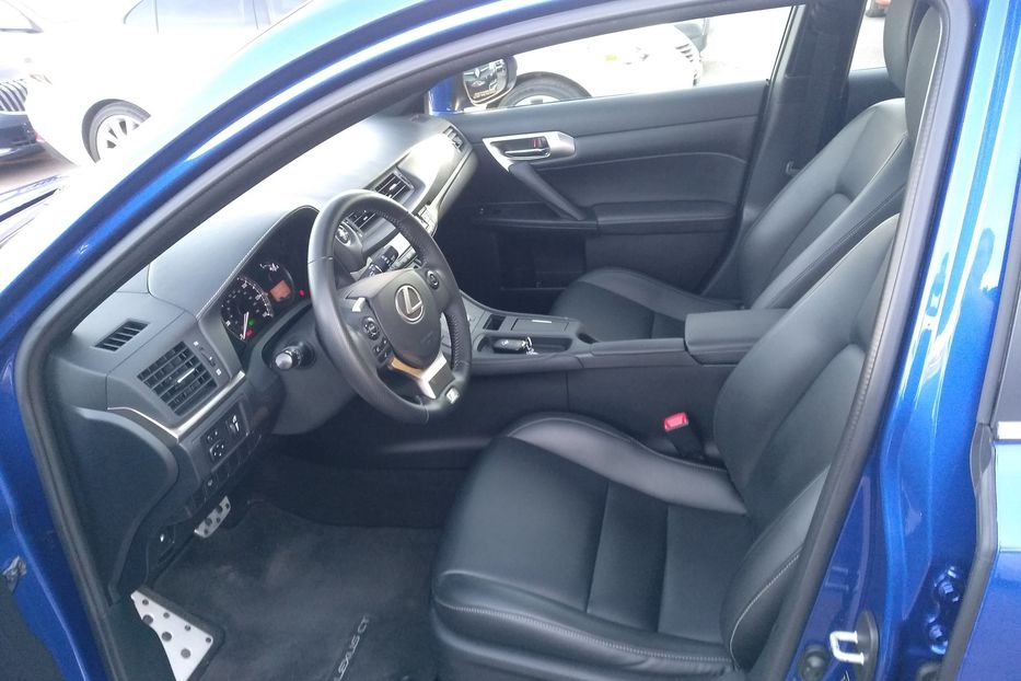 Продам Lexus CT 200H 2015 года в Одессе
