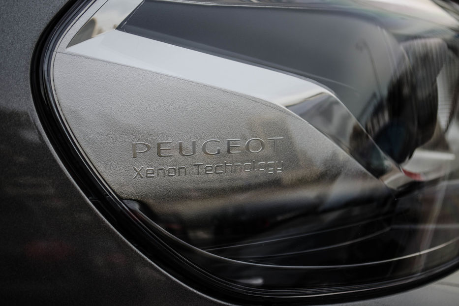 Продам Peugeot Partner пасс. Traveller VIP 2018 года в Киеве