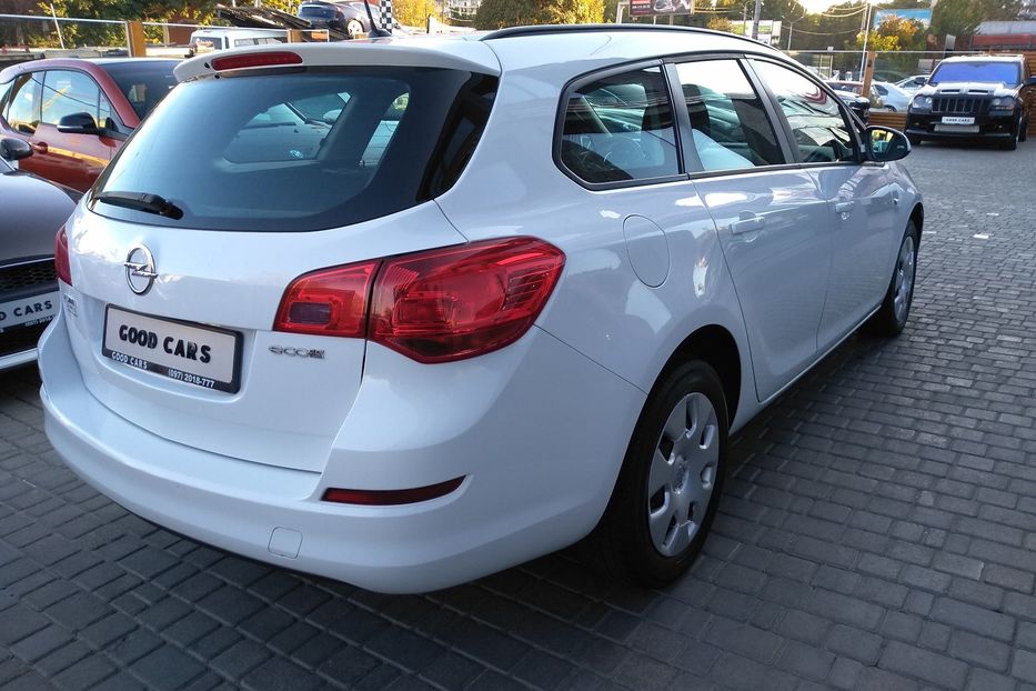 Продам Opel Astra J Sports Tourer 1.4 2012 года в Одессе