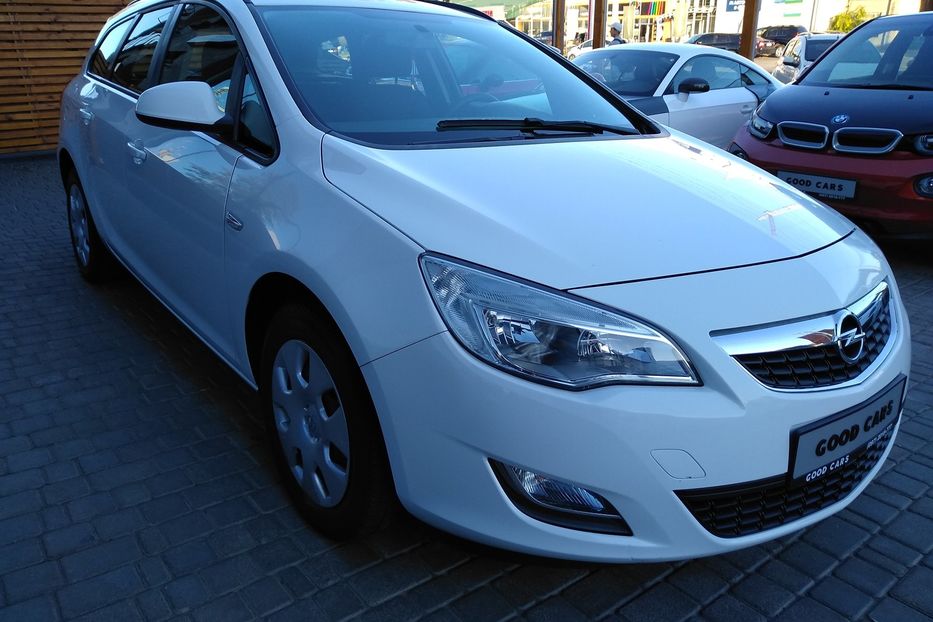 Продам Opel Astra J Sports Tourer 1.4 2012 года в Одессе