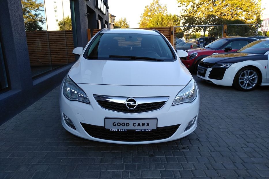 Продам Opel Astra J Sports Tourer 1.4 2012 года в Одессе