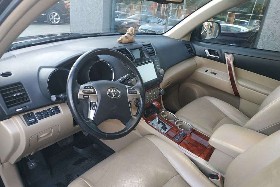 Продам Toyota Highlander 2012 года в Одессе