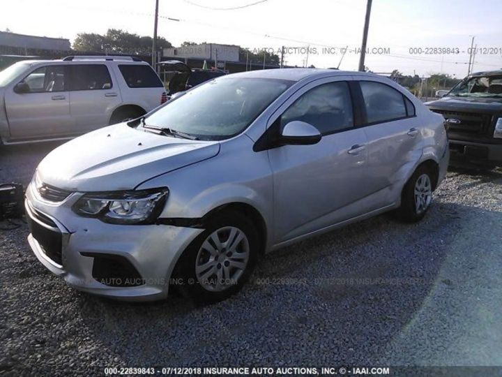 Продам Chevrolet Aveo Sonic 1.8 automat 2018 года в Львове