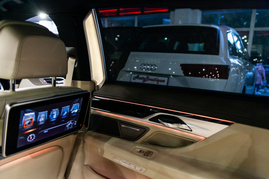 Продам BMW 750 M packet Li XDrive  2015 года в Одессе
