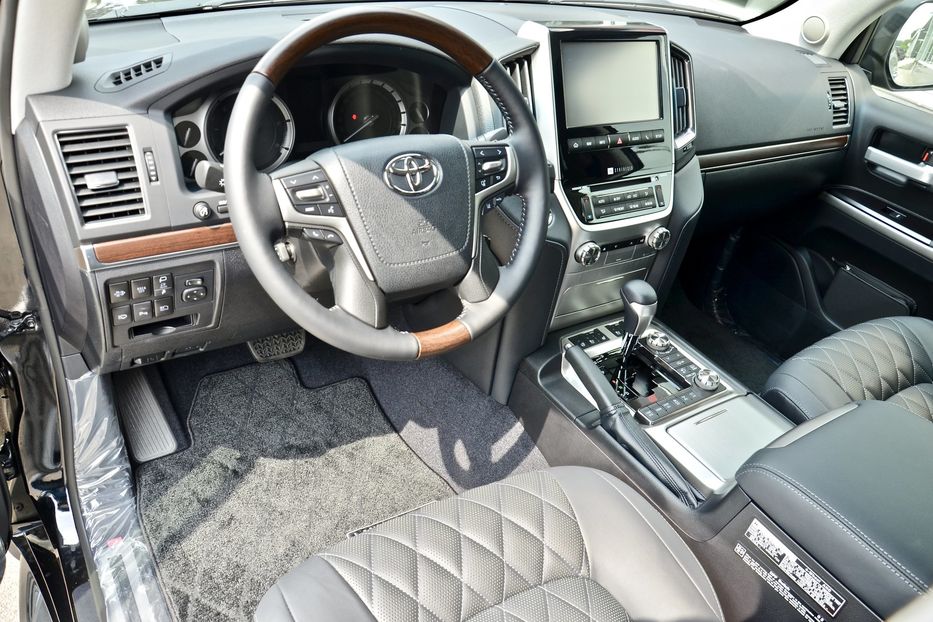 Продам Toyota Land Cruiser 200 LIMITED EXCALIBUR 2018 года в Киеве