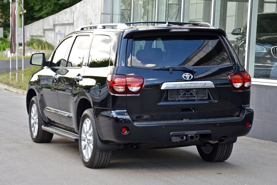 Продам Toyota Sequoia  Platinum 2018 года в Киеве