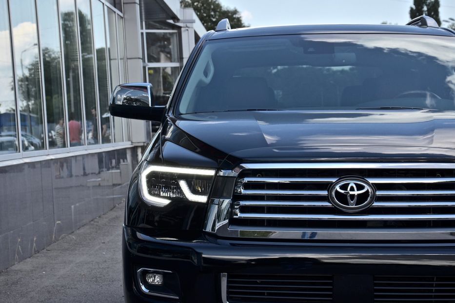 Продам Toyota Sequoia  Platinum 2018 года в Киеве