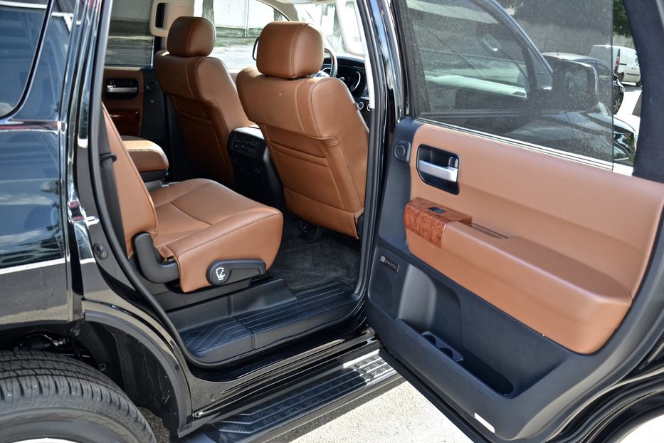 Продам Toyota Sequoia  Platinum 2018 года в Киеве