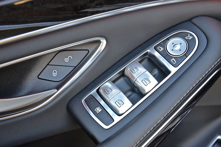 Продам Mercedes-Benz S-Class  S 63 AMG 2013 года в Киеве