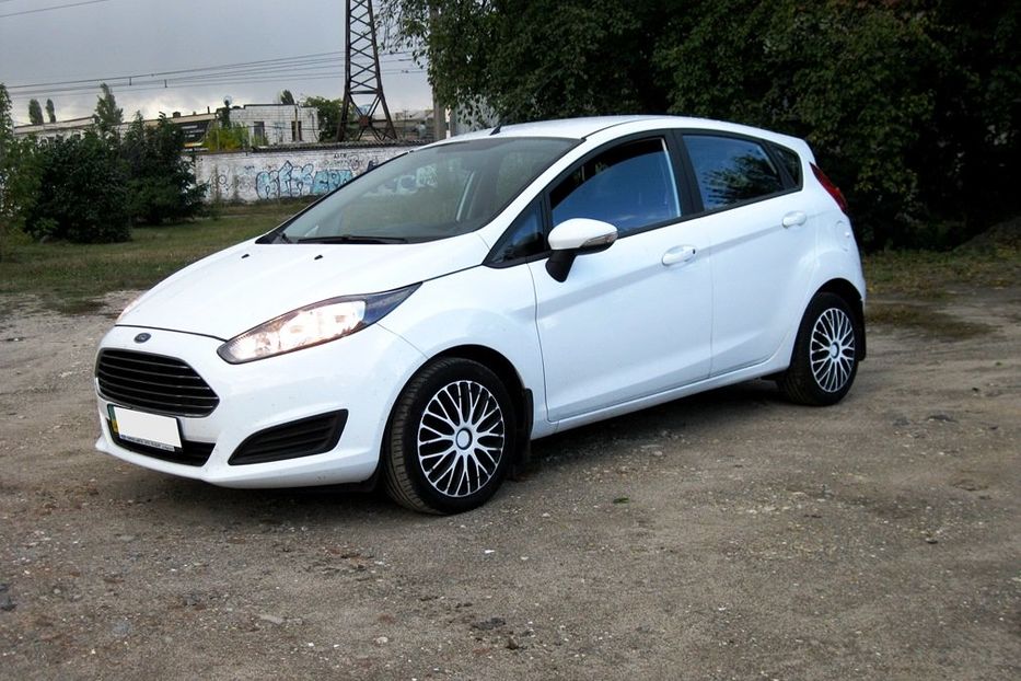 Продам Ford Fiesta EcoBoost 2013 года в Киеве