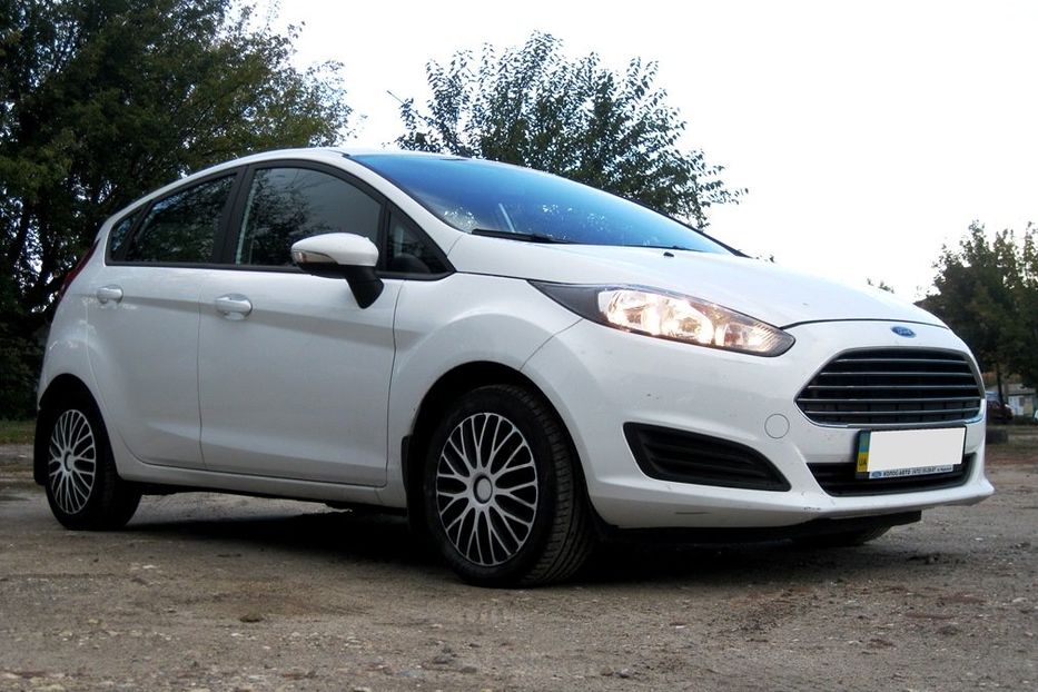 Продам Ford Fiesta EcoBoost 2013 года в Киеве