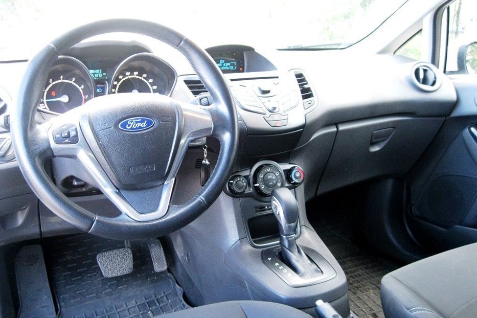 Продам Ford Fiesta EcoBoost 2013 года в Киеве