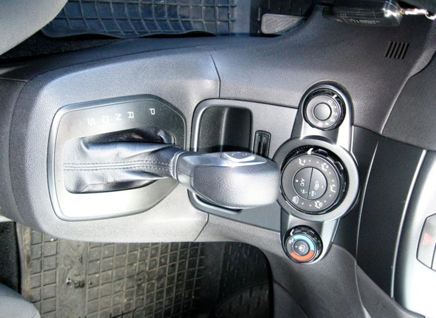 Продам Ford Fiesta EcoBoost 2013 года в Киеве