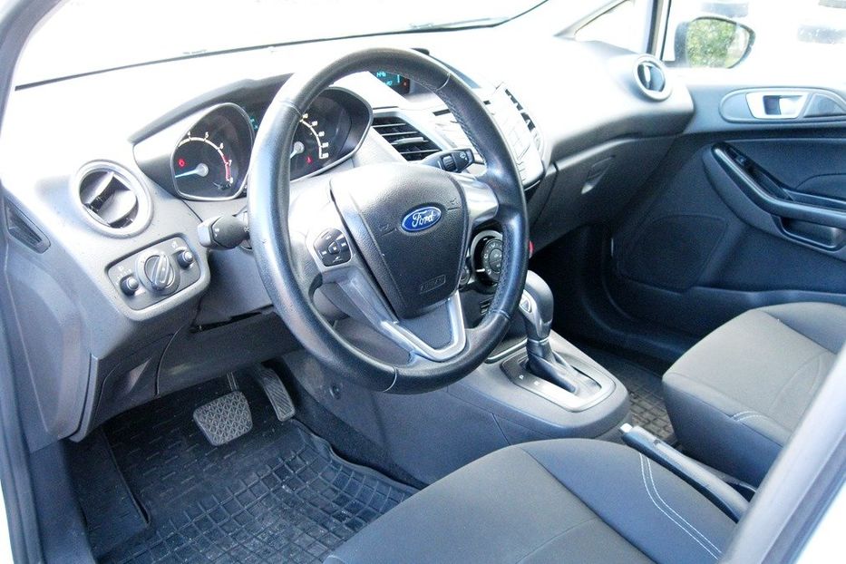 Продам Ford Fiesta EcoBoost 2013 года в Киеве