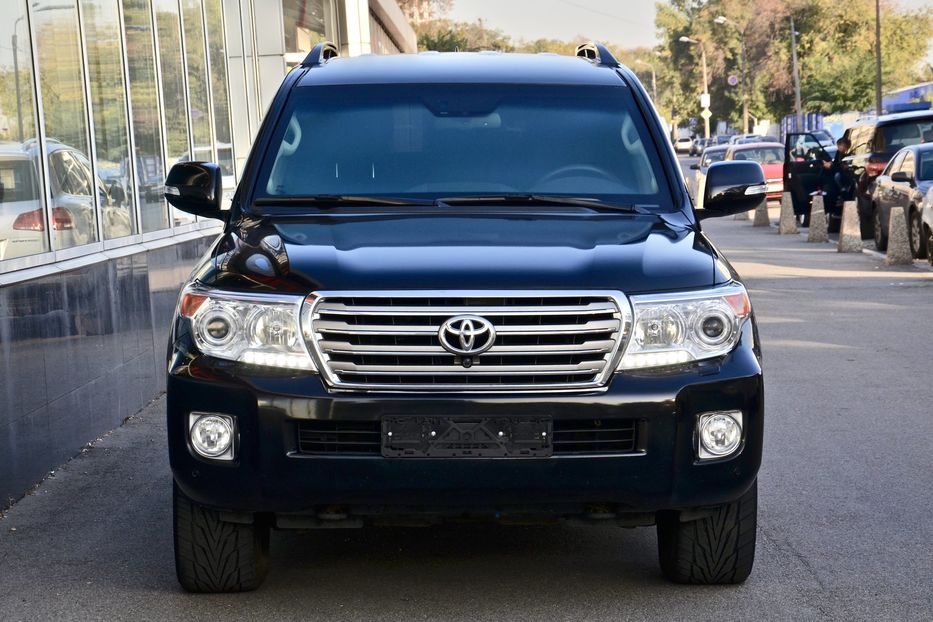 Продам Toyota Land Cruiser 200 ARMORED  2014 года в Киеве
