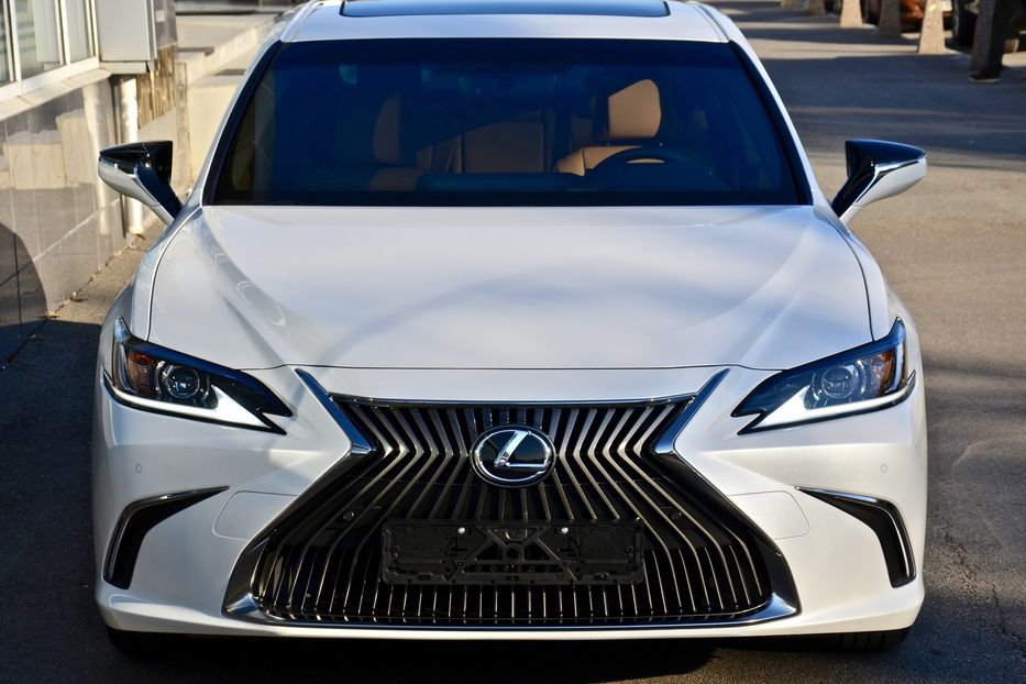 Продам Lexus ES 250 2018 года в Киеве