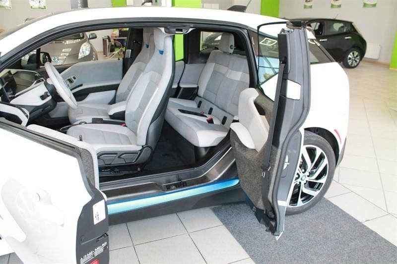 Продам BMW I3 MEGA 2015 года в Киеве