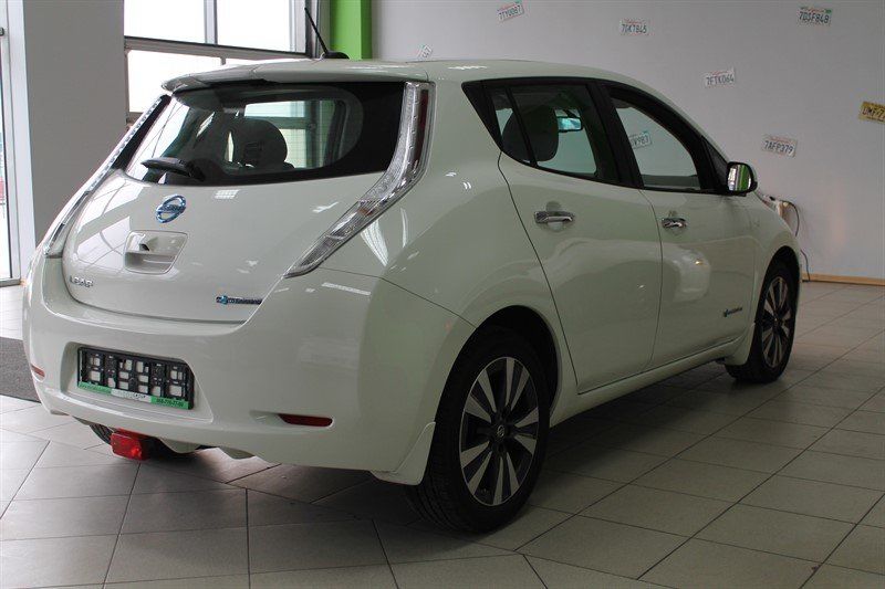 Продам Nissan Leaf SV 30kWt 2016 года в Киеве