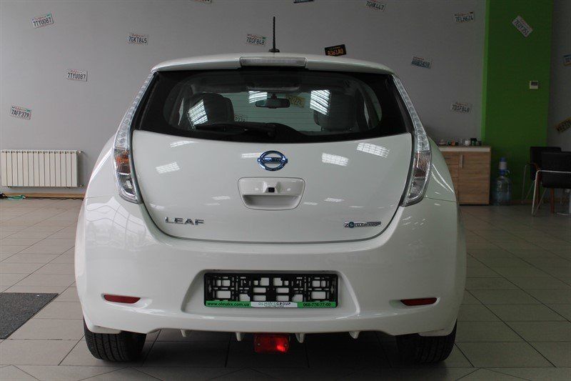 Продам Nissan Leaf SV 30kWt 2016 года в Киеве