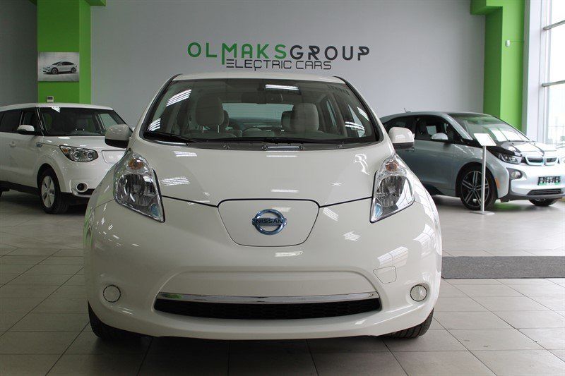 Продам Nissan Leaf SV 30kWt 2016 года в Киеве