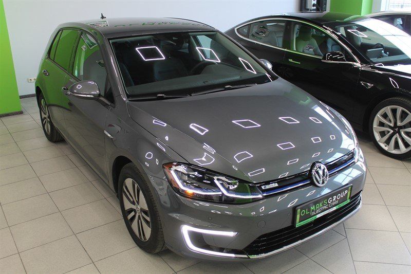 Продам Volkswagen e-Golf SEL Premium 2017 года в Киеве