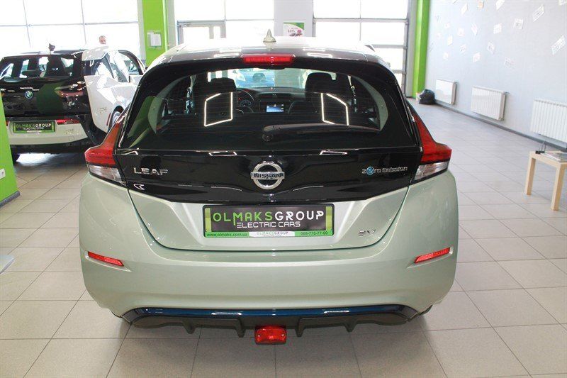 Продам Nissan Leaf SV 40kWt 2018 года в Киеве