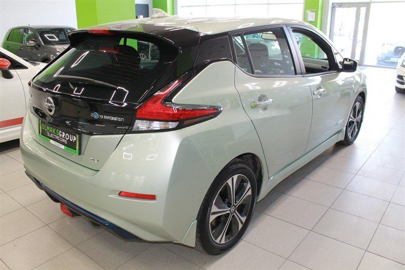 Продам Nissan Leaf SV 40kWt 2018 года в Киеве