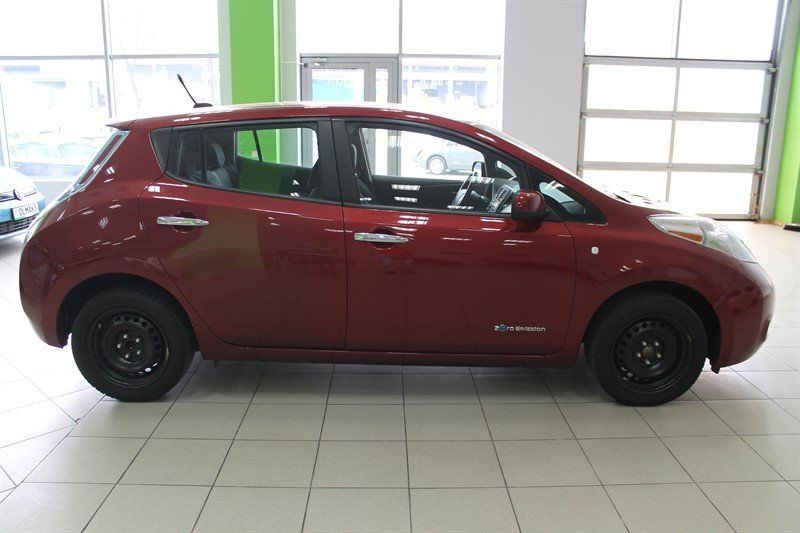 Продам Nissan Leaf S  24kWt 2013 года в Киеве