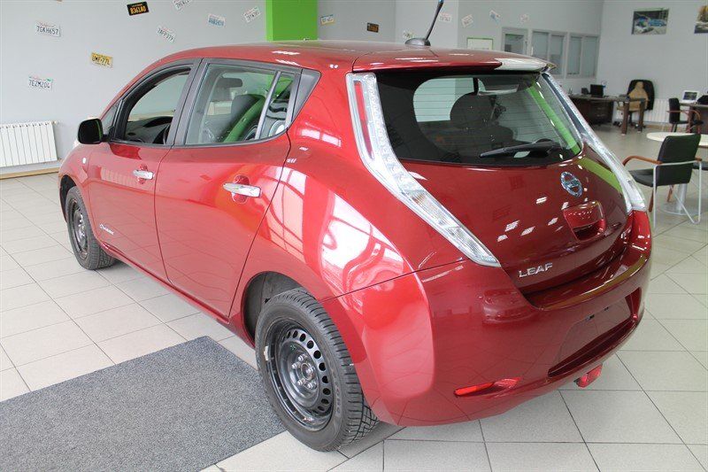 Продам Nissan Leaf S  24kWt 2013 года в Киеве