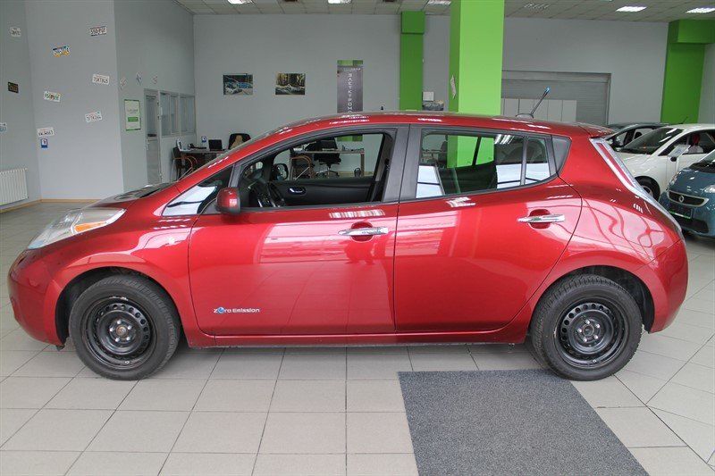 Продам Nissan Leaf S  24kWt 2013 года в Киеве