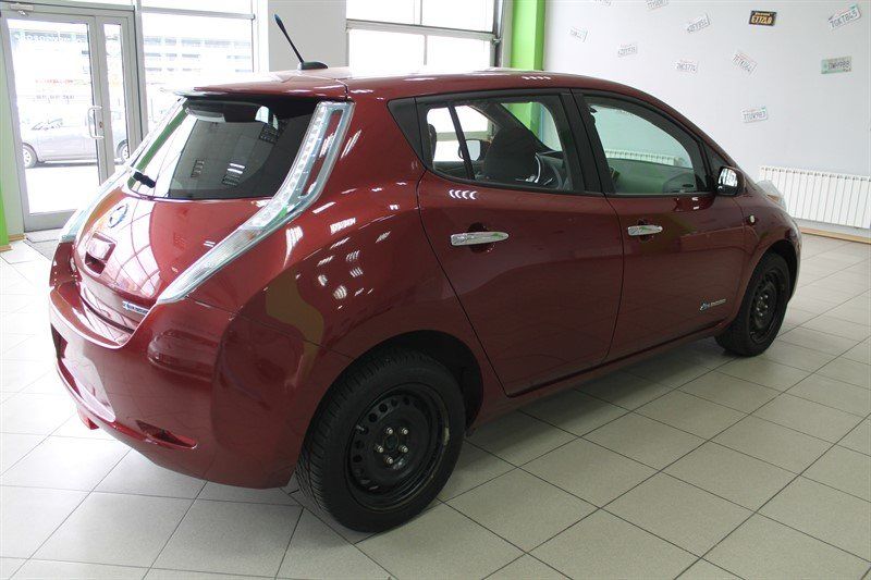 Продам Nissan Leaf S  24kWt 2013 года в Киеве