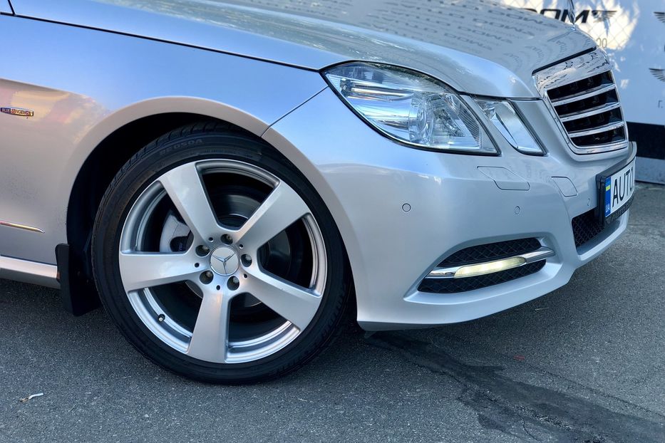 Продам Mercedes-Benz E-Class 200 compressor  2011 года в Киеве