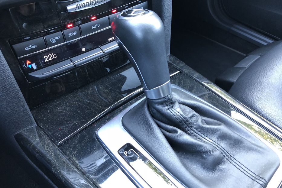 Продам Mercedes-Benz E-Class 200 compressor  2011 года в Киеве