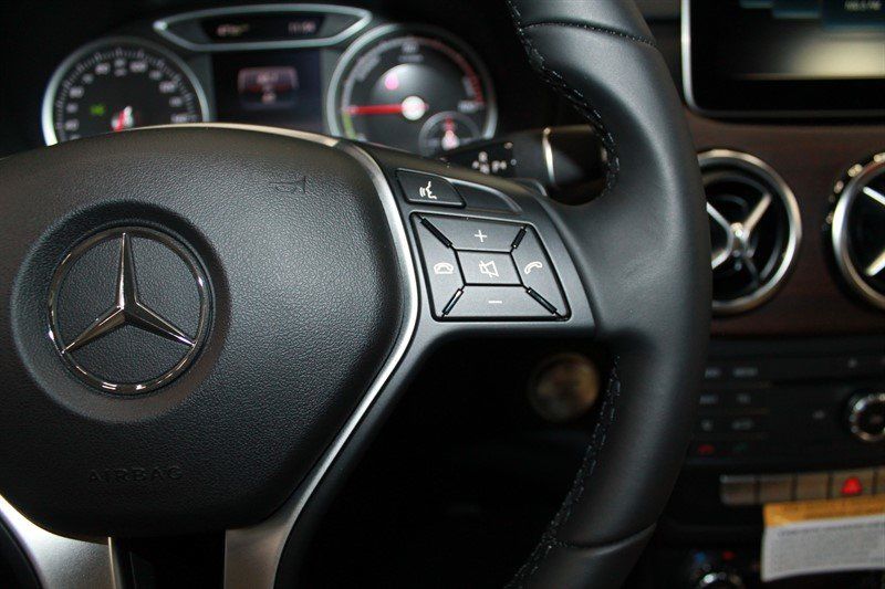 Продам Mercedes-Benz B-Class B250e 2017 года в Киеве