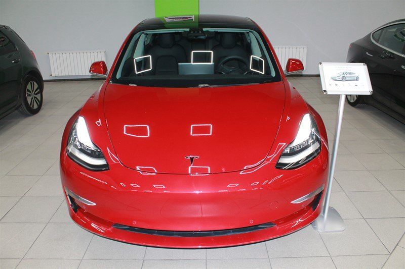 Продам Tesla Model 3 Long Range 75 kWt 2018 года в Киеве