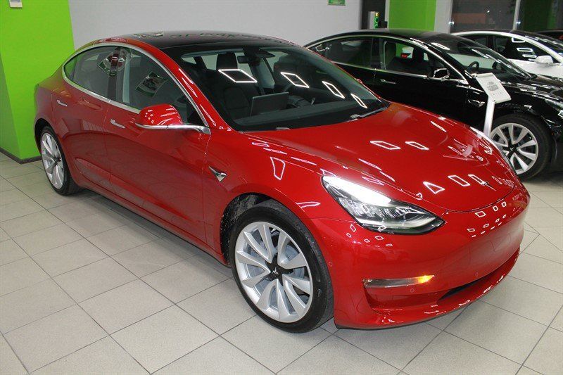 Продам Tesla Model 3 Long Range 75 kWt 2018 года в Киеве