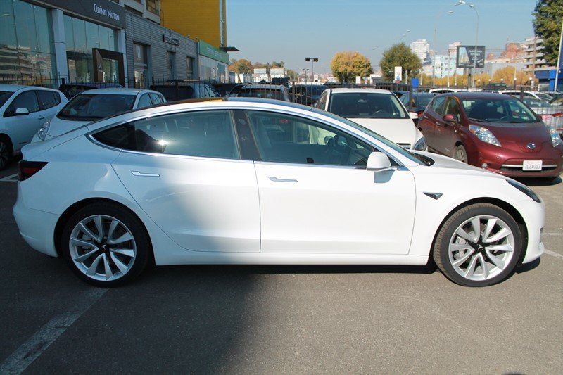 Продам Tesla Model S Model 3 Long Range 2018 2018 года в Киеве