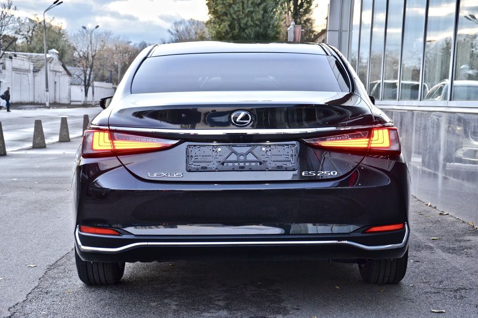 Продам Lexus ES 250 2018 года в Киеве