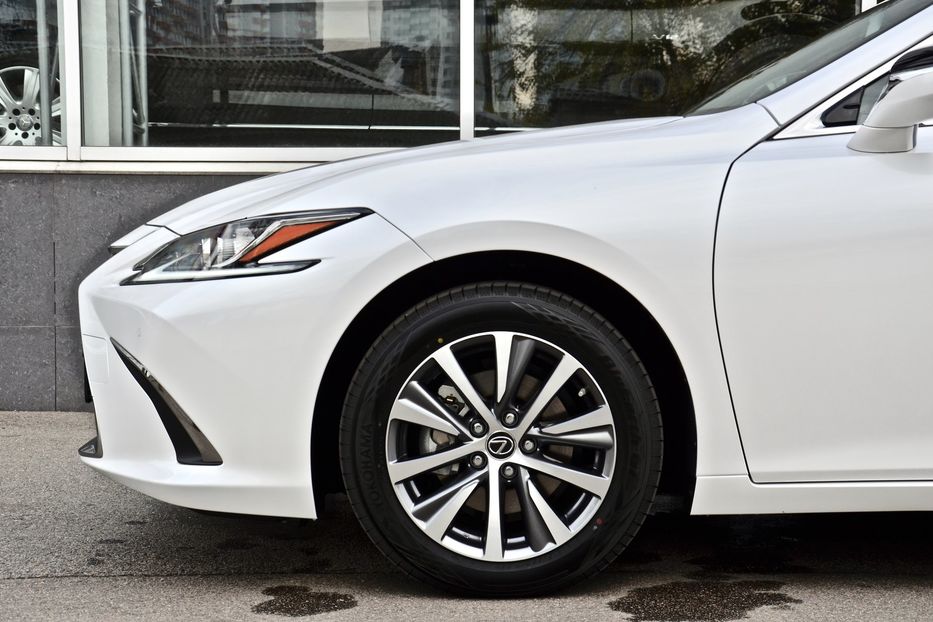 Продам Lexus ES 250 2018 года в Киеве