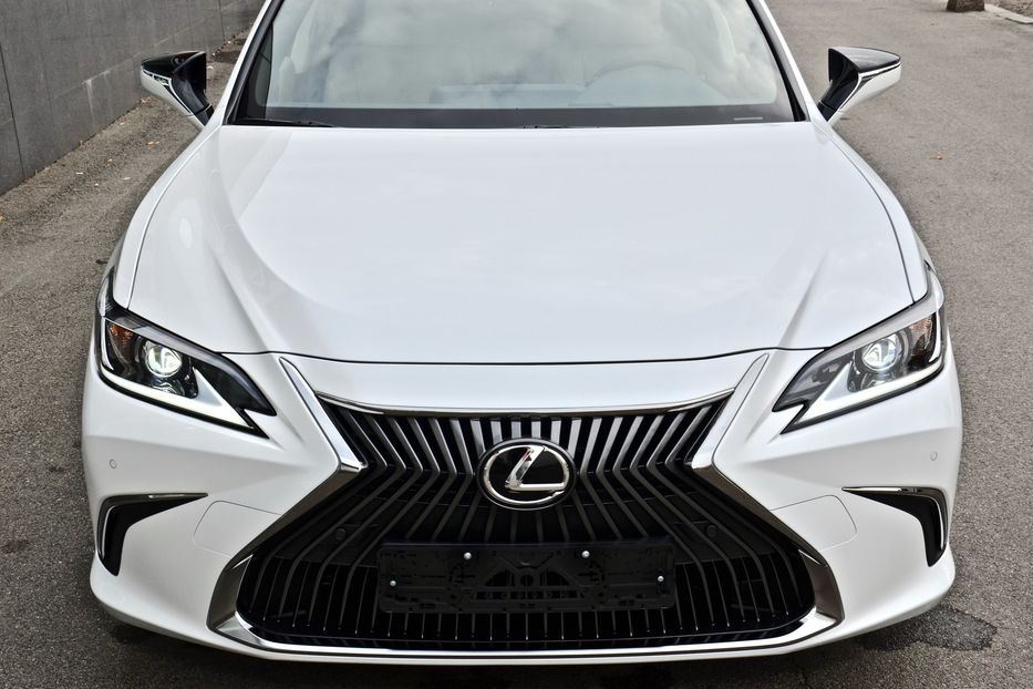 Продам Lexus ES 250 2018 года в Киеве