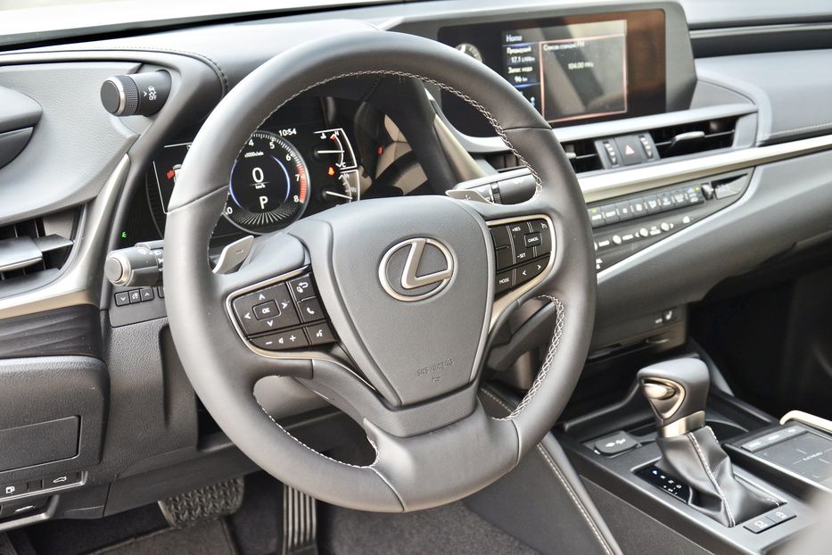 Продам Lexus ES 250 2018 года в Киеве